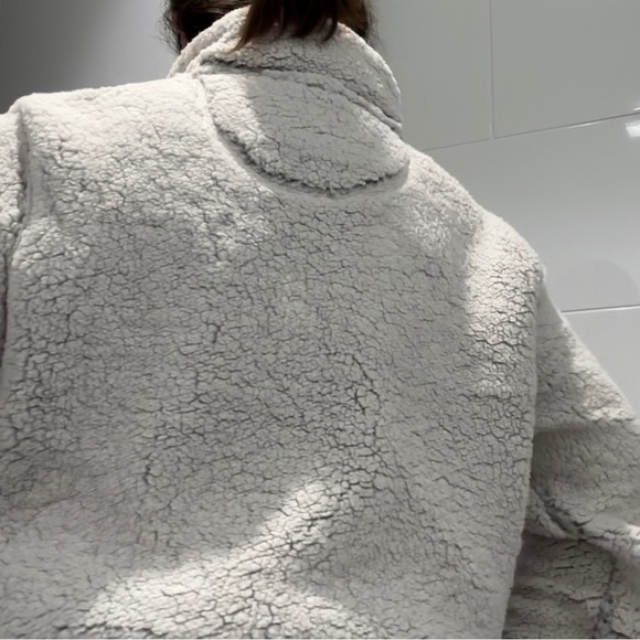 Womens University of Michigan over shirt - Picture 4 of 5